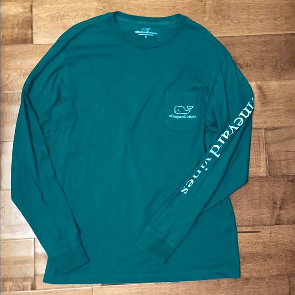Green vineyard vines long sleeve tee